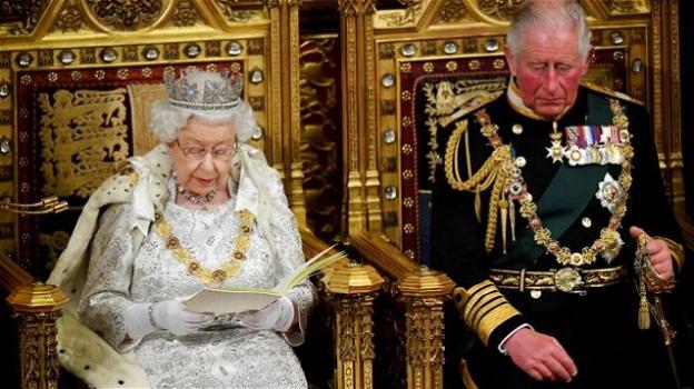 La Regina Elisabetta legge il programma di governo: Brexit è priorità
