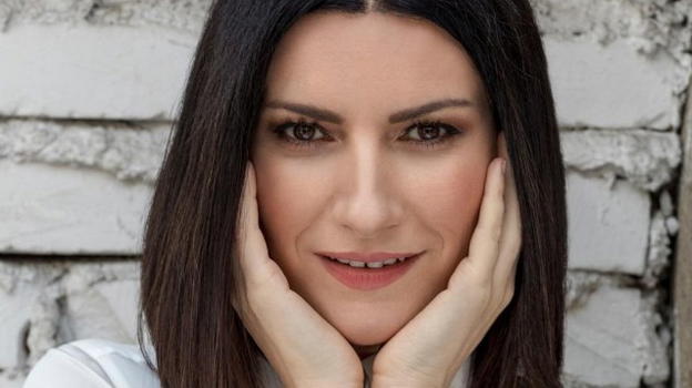 Laura Pausini si confessa a cuore aperto: "Ecco perché adesso sono un po’ meno cesso"