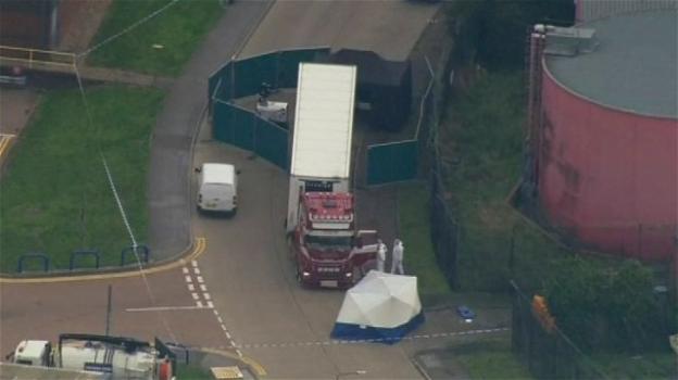 Inghilterra sotto choc: 39 corpi in un container