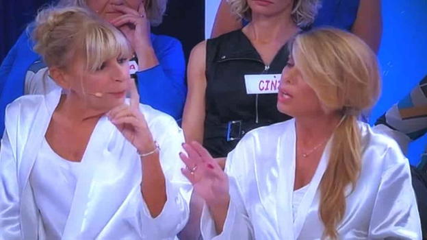 Uomini e donne over, Gemma Galgani e Anna Tedesco attaccate da Gianni Sperti