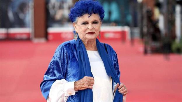 Domenica In, Lucia Bosé si confessa: "Ho i capelli blu perché voglio essere sempre diversa"