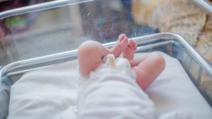 Portogallo: la nascita del bambino senza volto sta indignando l’intero paese