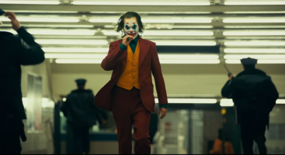 Joker, le scale del Bronx diventano un’attrazione. Ma i residenti avvertono: “Sono pericolose”