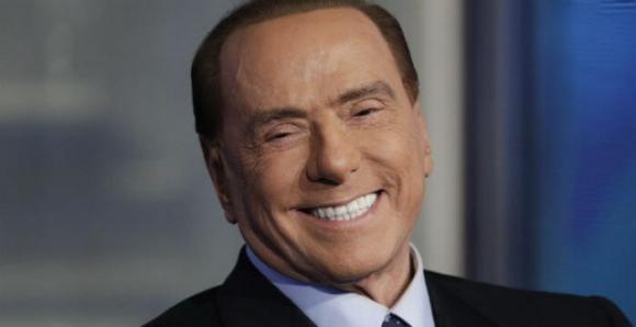 Chiedono della Thunberg a Berlusconi, lui risponde con una barzelletta su viagra e svedesi
