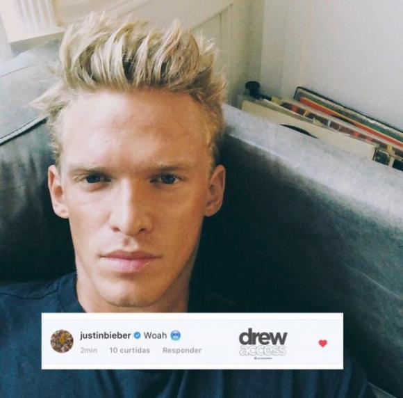 Justin Bieber lascia commenti piccanti e dice di essere innamorato di un ragazzo famoso