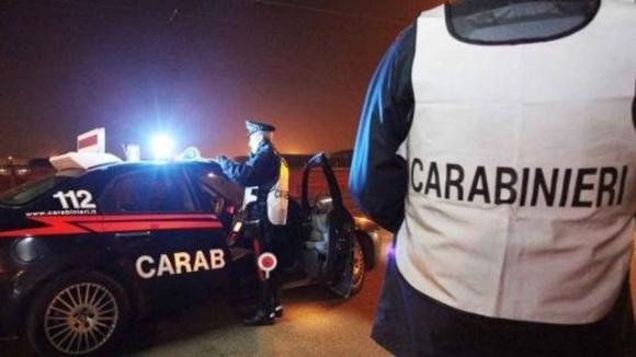 Litiga col compagno e chiama il 112, ma lui spaccia e lei è irregolare: arrestati entrambi