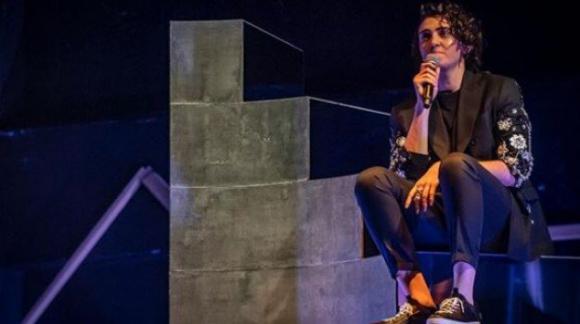 Michele Bravi torna in concerto dopo l’incidente, ecco le sue parole al pubblico