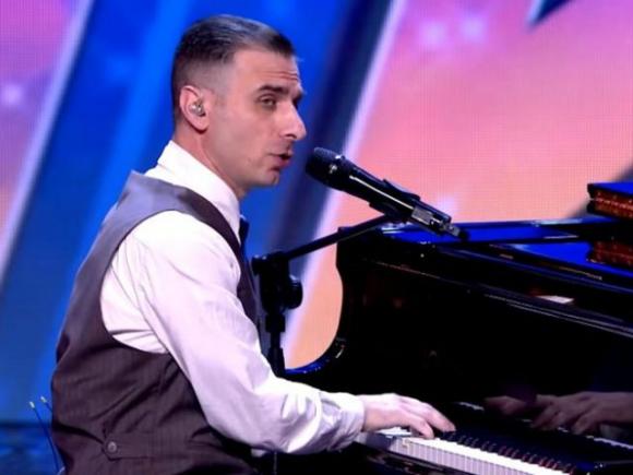 Vincitore di Italia’s Got Talent accoltella l’amico e poi si scusa: “Sono un tipo impulsivo”