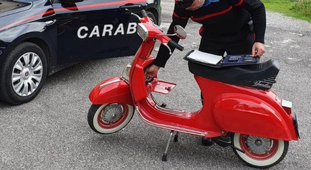 Gli rubano la Vespa nel 1991, i carabinieri la ritrovano 28 anni dopo