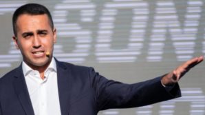 Aperture domenicali: Di Maio rilancia la guerra contro i negozi aperti 7 giorni su 7
