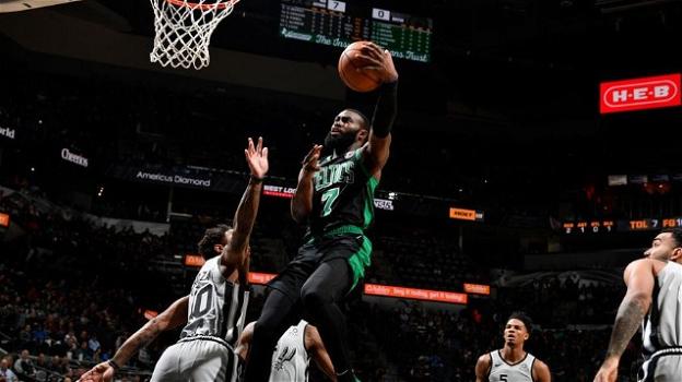 NBA, 9 novembre 2019: i Celtics passano sul campo degli Spurs, i Rockets stracciano i Bulls