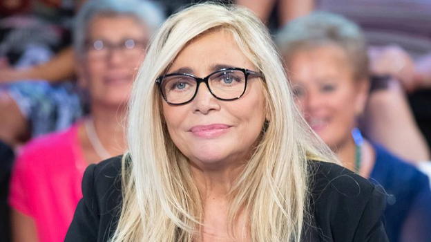 "Domenica In", gaffe di Mara Venier sui gay: "Mio marito è normale"