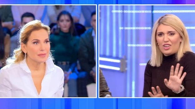 Pomeriggio Cinque, le fobie dei vip. Veronica Satti ha paura delle lenticchie: "Sono andata da uno psicoterapeuta"