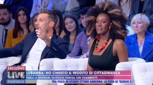 Live – Non è la D’Urso, Sylvie Lubamba dichiara di aver richiesto il reddito di cittadinanza: "Ho tutti i requisiti"