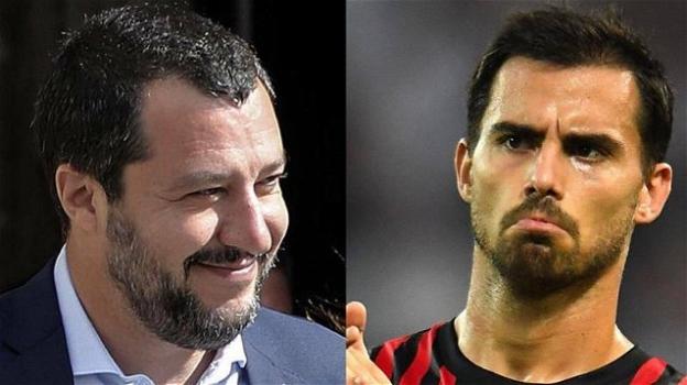 Il calciatore del Milan Suso risponde alle critiche di Matteo Salvini: "Che Babbo Natale ti porti la voglia di amministrare meglio"