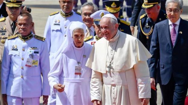 Papa Francesco alle autorità della Thailandia: la dignità della persona prima di tutto