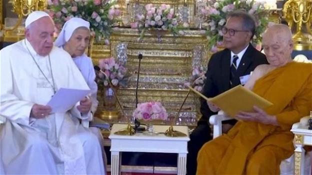 Thailandia: Papa Francesco invita i leader religiosi ad abbandonare la logica dell’insularità