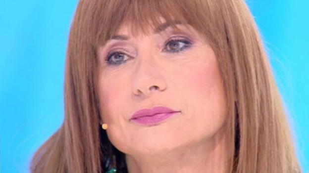 "Domenica Live", Luxuria ospite dalla D’Urso le risponde a tono: "Mi aspettavo una reazione da parte tua"