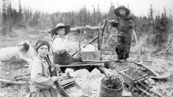 Greta Thunberg viaggia nel tempo? Una foto di 120 anni fa impazzire il popolo del web