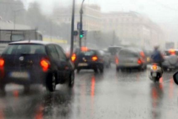 Meteo, Italia di nuovo sott’acqua: venti fino a 100 km/h e rischio alluvioni nel weekend