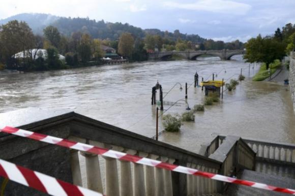 Maltempo, anche domani martedì 19 novembre le scuole resteranno chiuse: ecco l’elenco delle città