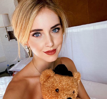 Disavventura in aereo per Chiara Ferragni: “Importunata da un signore sulla cinquantina”