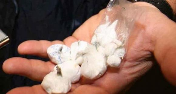 Fermato con la cocaina in macchina si giustifica: “È per le ferie”