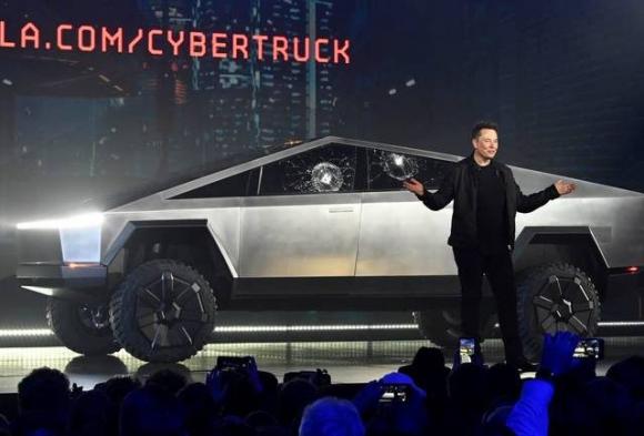 Il “Cybertruck” di Blade Runner diventa realtà: tutti i dettagli