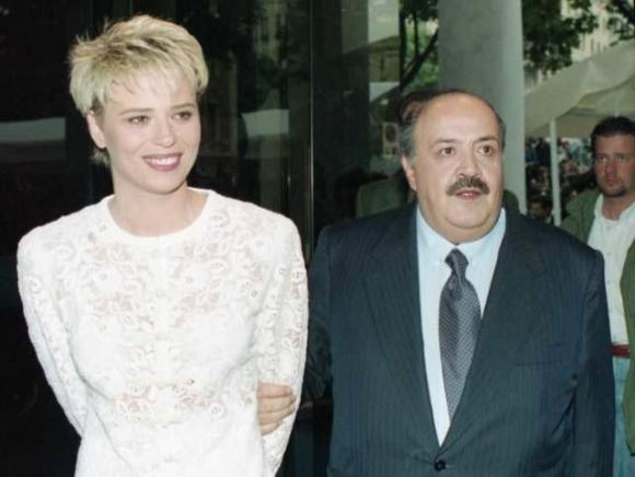 Maria De Filippi, il suo truccatore di fiducia svela retroscena sulle sue nozze e sulla foto