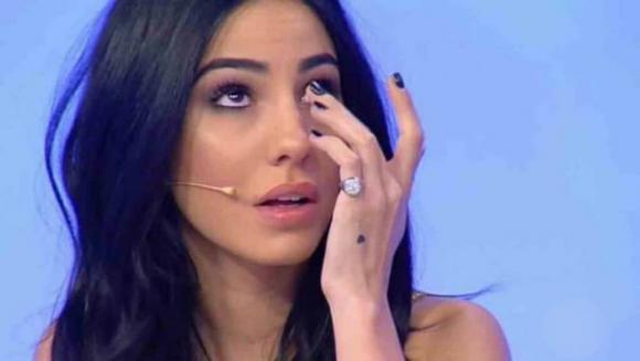 Giulia De Lellis è una furia su Instagram: “Se parlassi rovinerei delle famiglie!”