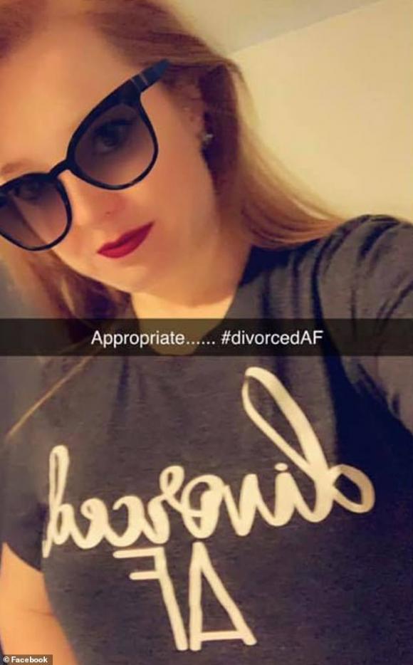 L’ex la tradiva, lei paga 7500 dollari per il divorzio in monete da 10 cent