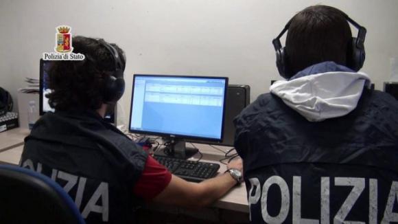 Moglie e pusher litigano: “Quando ti chiamo rispondi”. “Ma sto a vende cocaina”, intercettati