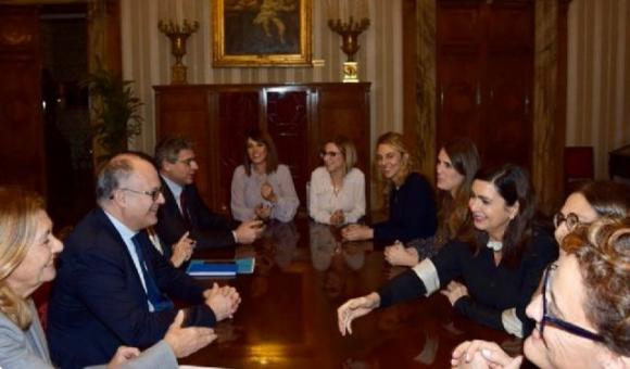 La “Tampon Tax” è stata tagliata, Gualtieri: “Segnale per milioni di donne”