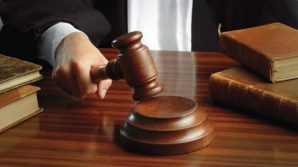 Lecce: sentenza per la madre che lasciava i figli in auto mentre era a ballare