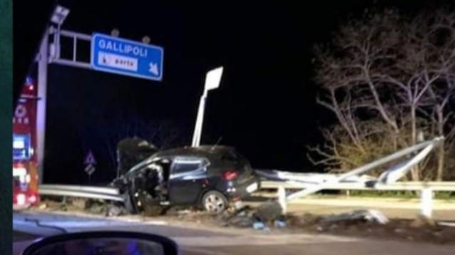 Gallipoli: Incidente sulla Strada Statale 101: tre feriti lievi, illeso il conducente.