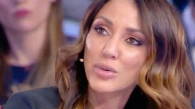 Live – Non è la D’Urso, Selvaggia Roma si scusa dopo la frase sui bambini africani: "Ho subito un massacro mediatico"