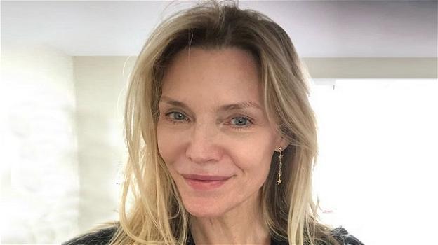 Michelle Pfeiffer: il suo selfie senza trucco fa incetta di “like”