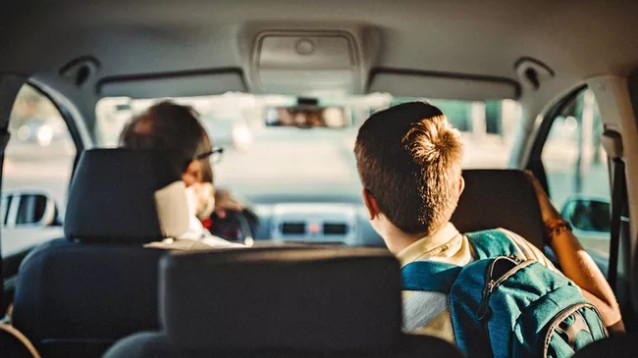 Padova: ubriachi rubano auto con bambino a bordo, poi si schiantano