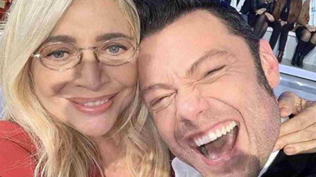 "Domenica In": il racconto commovente di Tiziano Ferro, la storia con il marito