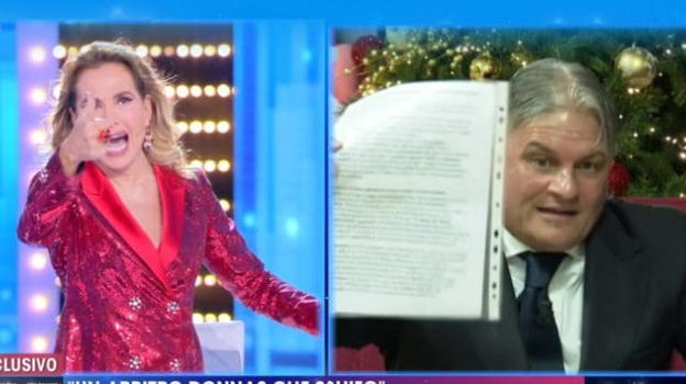 Live – Non è la D’Urso, scontro tra Barbara D’Urso e Sergio Vessicchio: "Ti faccio nera!"