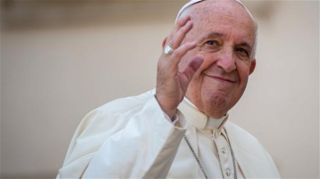 Papa Francesco compie 83 anni. Mattarella: “Un esempio di pace”