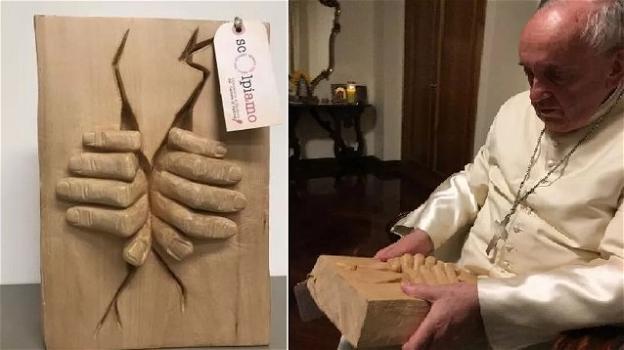 Il regalo che ha commosso il Papa: le mani degli ergastolani