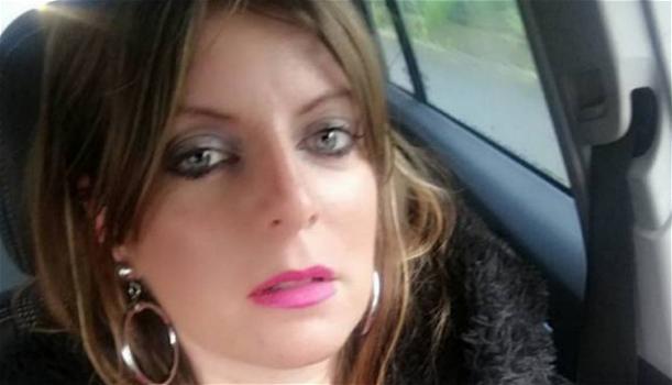 Morta Azzurra Lorenzini, la cantante e conduttrice tv lottava da circa un anno contro un melanoma: aveva 32 anni