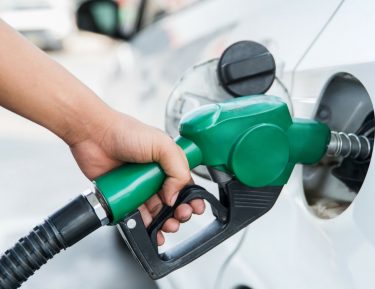 Benzina e diesel, in arrivo stangata: aumentano le accise