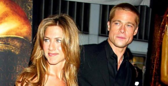 Brad Pitt fa un clamoroso regalo a Jennifer Aniston per rinconquistarla