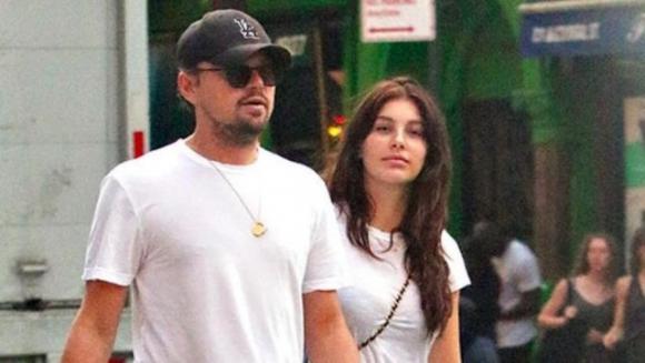 “23 anni di differenza? Nessun problema”: parla la fidanzata di Leonardo DiCaprio. Ecco chi è
