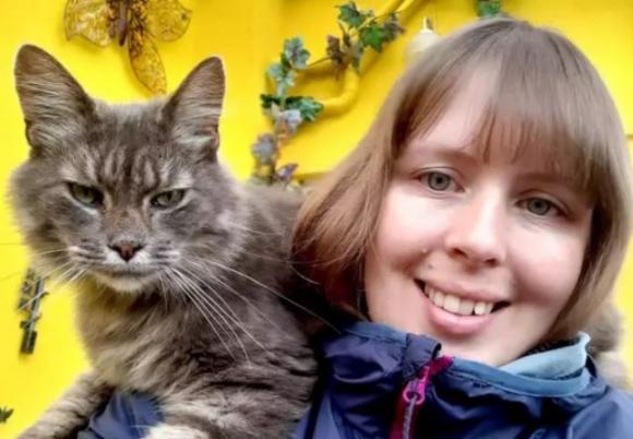 Questa ragazza è riuscita nell’impresa di mettere i suoi 17 animali in posa per una foto