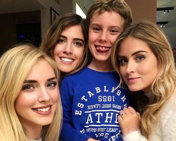 Chiara Ferragni mostra per la prima volta le foto del fratellino