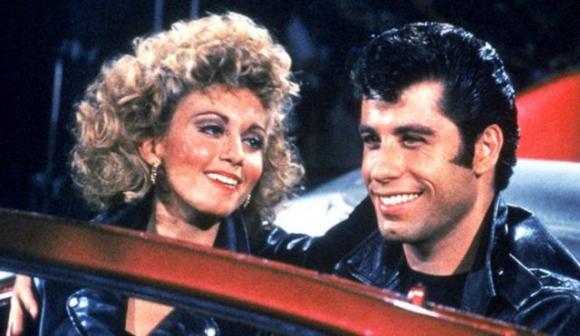 Grease, John Travolta e Olivia Newton-John mano nella mano 41 anni dopo: ecco come sono cambiati