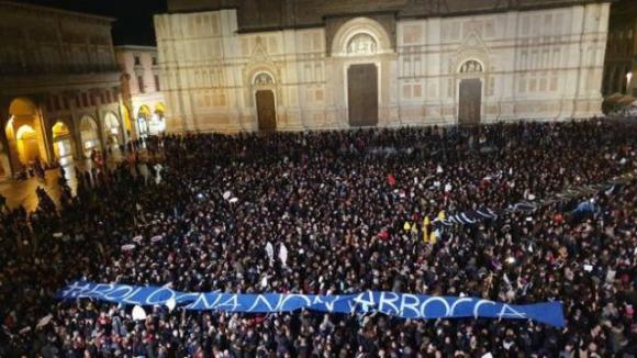 Le Sardine lanciano una raccolta fondi per la manifestazione di Bologna: raccolti 22mila euro